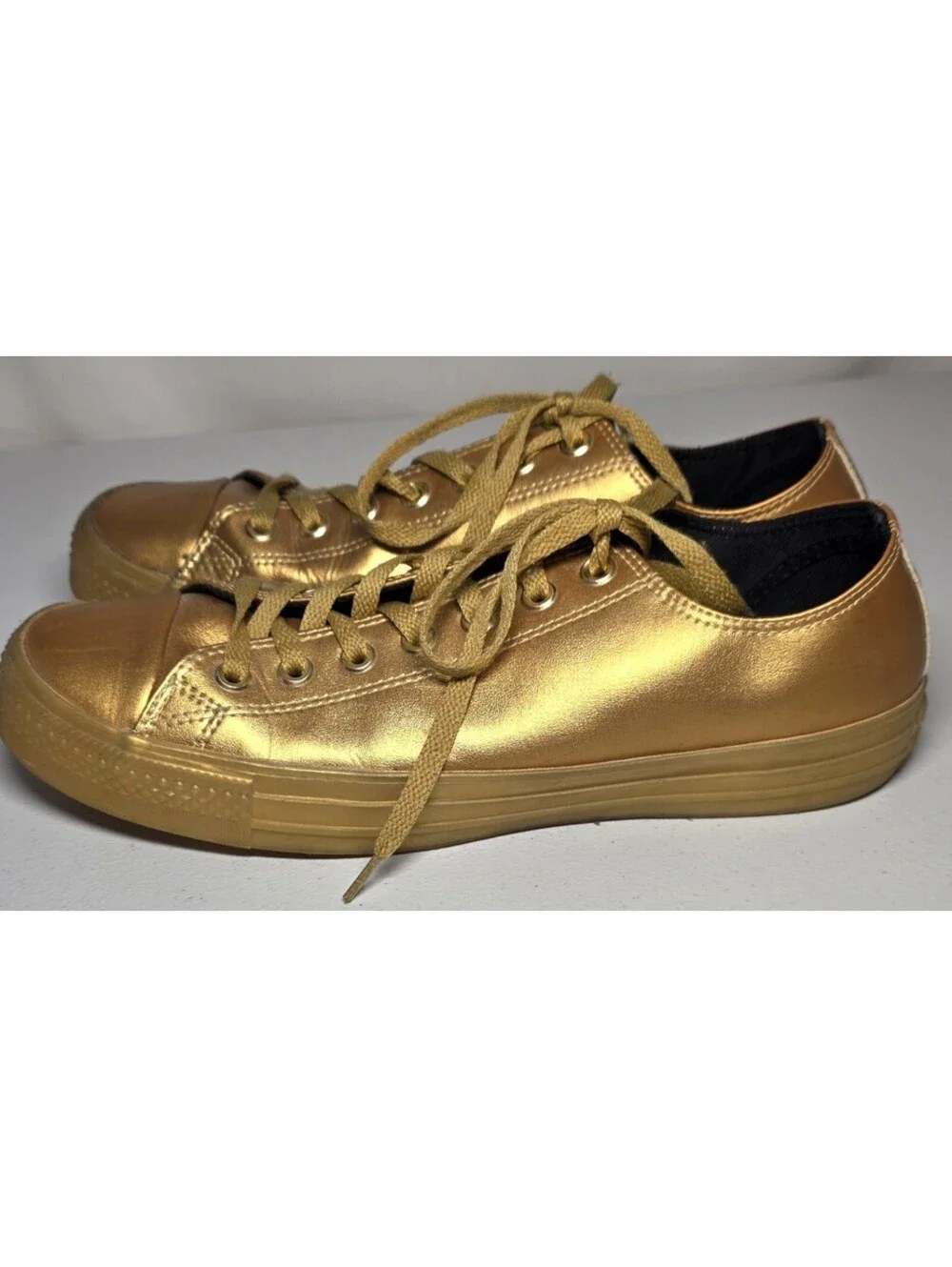 Mens Converse Chuck Taylor All-Star OX All Gold Size 10- 153107C